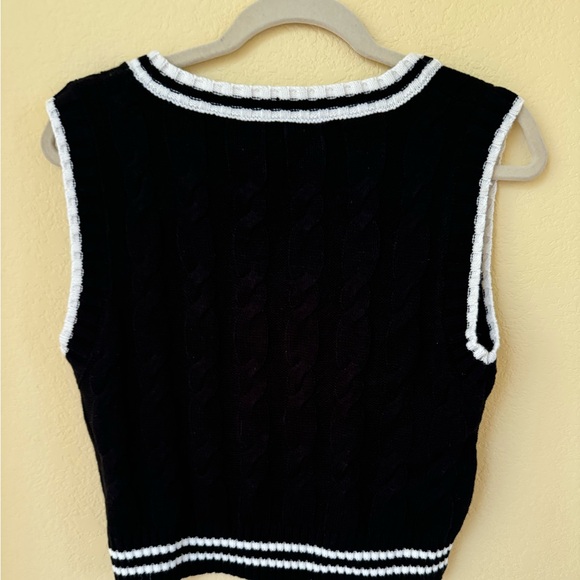 Love Tree Nordstrom Rack Black & White Knit Vest Size Large NWOT - Picture 2 of 4